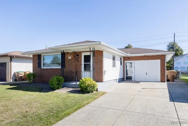 $269,900 | 95 Brentwood Drive, Cheektowaga, NY 14227
