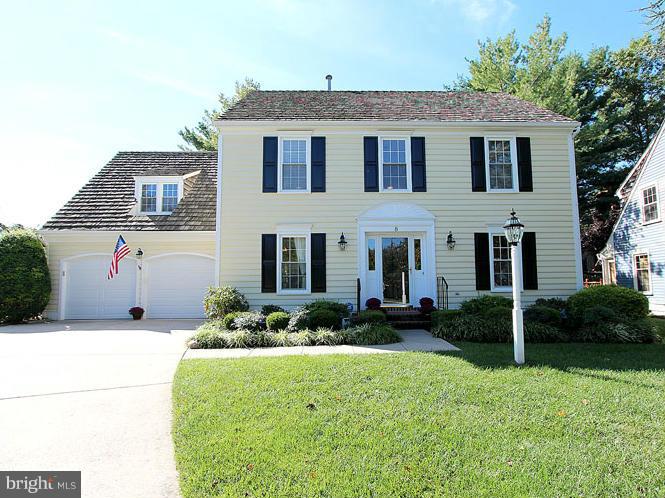 8 Midsummer Court Gaithersburg, MD 20878 - Photo 2 of 30 a front view of a house with garden