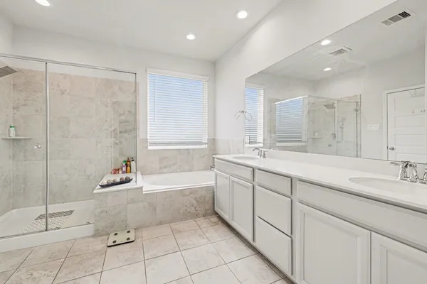 $2,800 | 10011 Brickhouse Drive, Houston, TX 77080