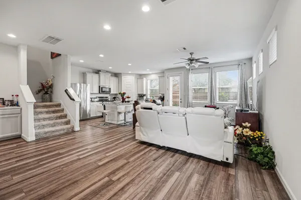 $2,800 | 10011 Brickhouse Drive, Houston, TX 77080