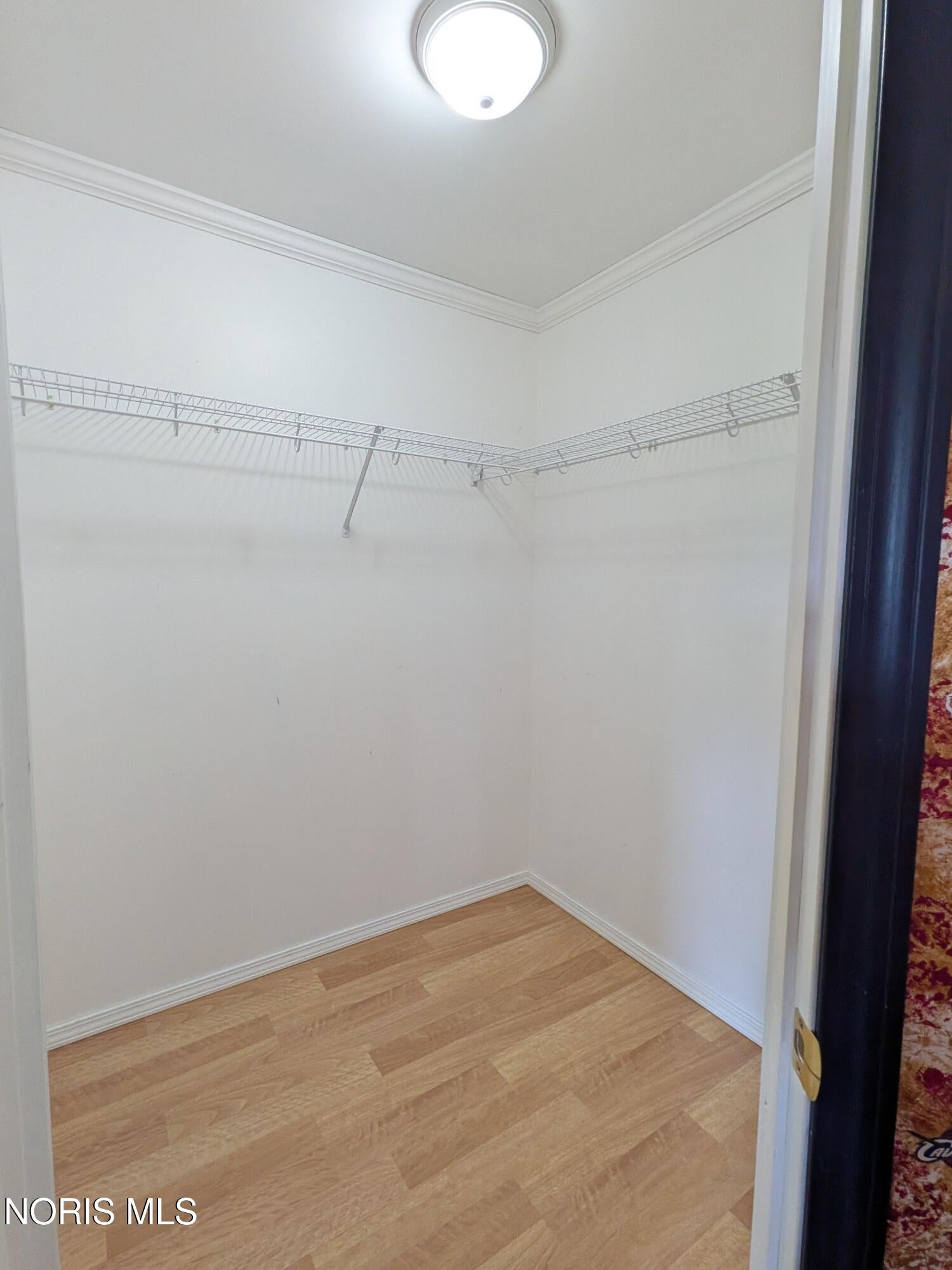 17156 Harris Road Defiance, OH 43512 - Photo 28 of 32 Bd2 WI closet
