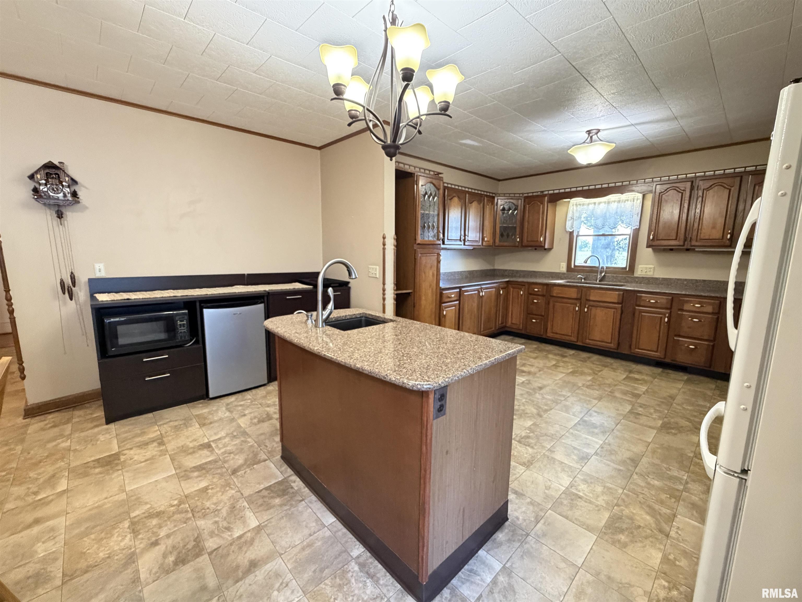 402 South Main Street Avon, IL 61415 - Photo 30 of 61 Gallery Image 30
