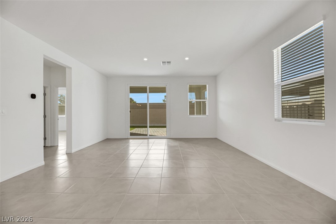 9147 Aspendale Rnch Court Las Vegas, NV 89139 - Photo 6 of 17