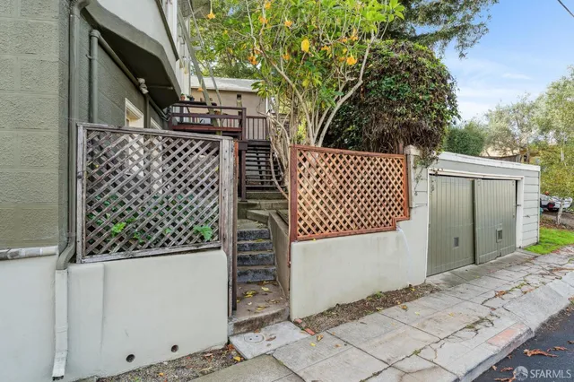 $1,400,000 | 4345-4347 Leach Avenue, Oakland, CA 94602