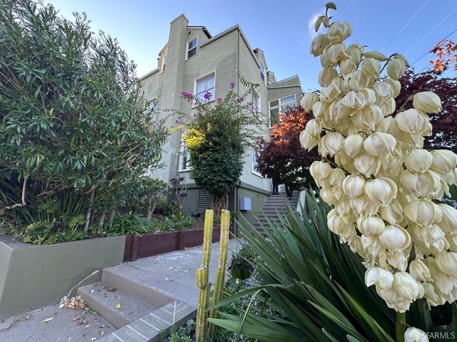 $1,400,000 | 4345-4347 Leach Avenue, Oakland, CA 94602