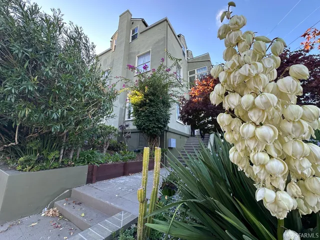 $1,400,000 | 4345-4347 Leach Avenue, Oakland, CA 94602