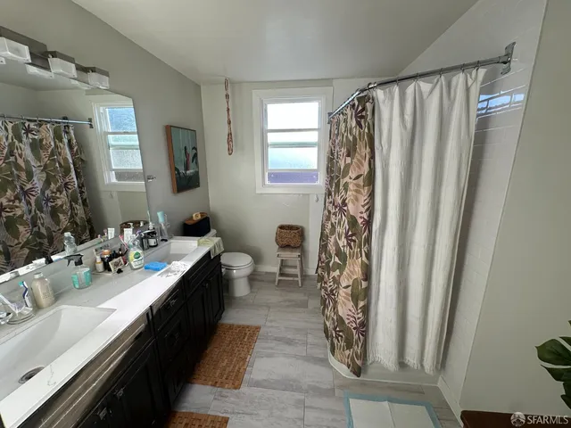 $1,400,000 | 4345-4347 Leach Avenue, Oakland, CA 94602