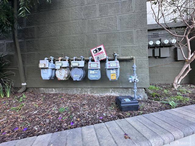 $1,400,000 | 4345-4347 Leach Avenue, Oakland, CA 94602