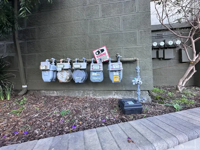 $1,400,000 | 4345-4347 Leach Avenue, Oakland, CA 94602