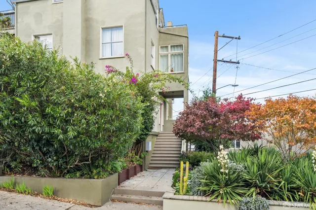$1,400,000 | 4345-4347 Leach Avenue, Oakland, CA 94602