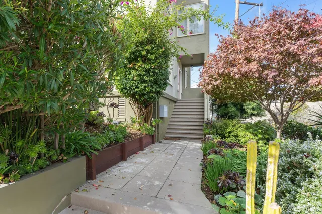 $1,400,000 | 4345-4347 Leach Avenue, Oakland, CA 94602