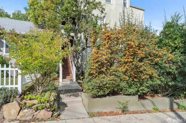 $1,400,000 | 4345-4347 Leach Avenue, Oakland, CA 94602