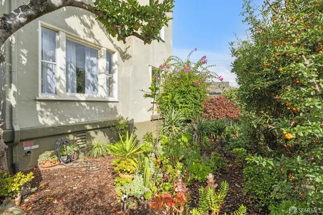 $1,400,000 | 4345-4347 Leach Avenue, Oakland, CA 94602