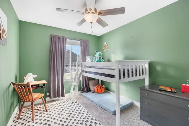 $350,000 | 1590 Fairport Drive, Grayslake, IL 60030