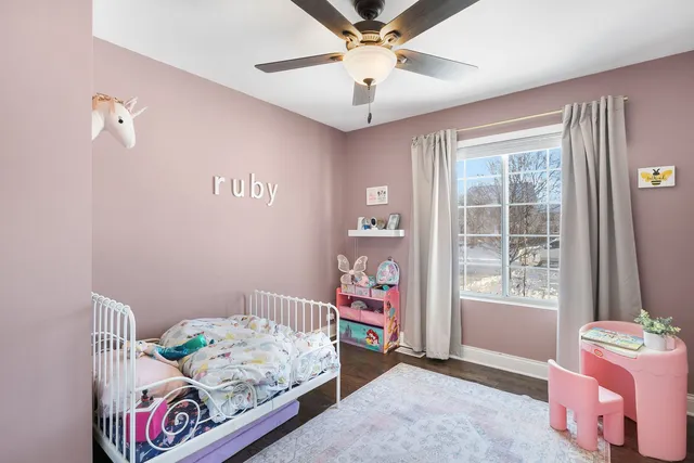 $350,000 | 1590 Fairport Drive, Grayslake, IL 60030