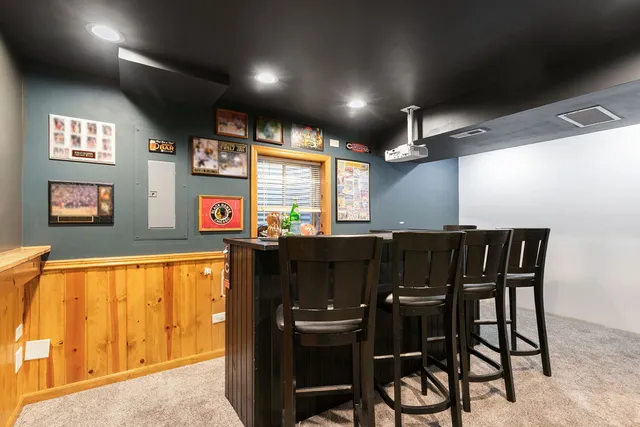 $350,000 | 1590 Fairport Drive, Grayslake, IL 60030