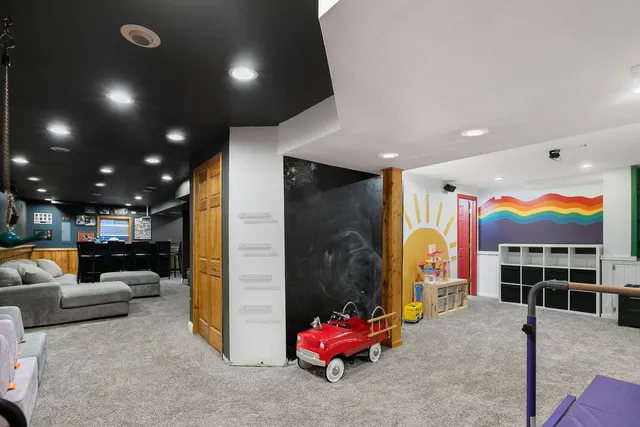 $350,000 | 1590 Fairport Drive, Grayslake, IL 60030