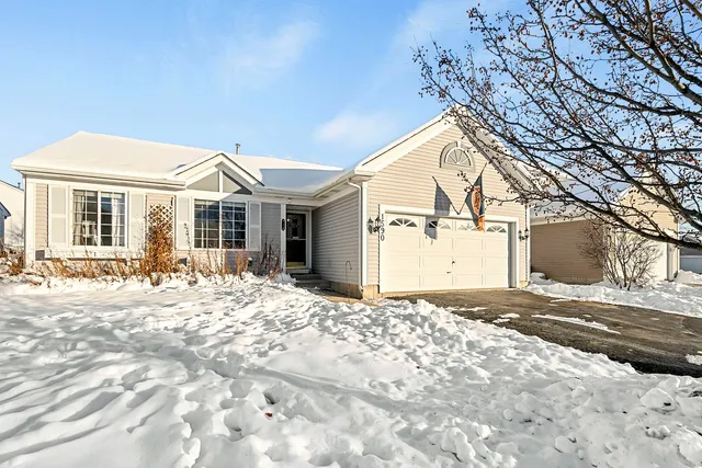 $350,000 | 1590 Fairport Drive, Grayslake, IL 60030