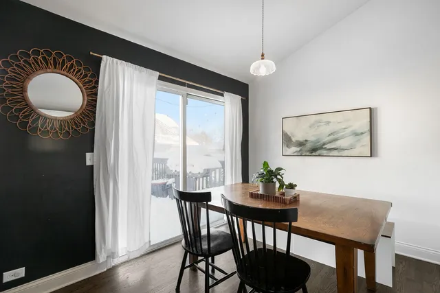 $350,000 | 1590 Fairport Drive, Grayslake, IL 60030