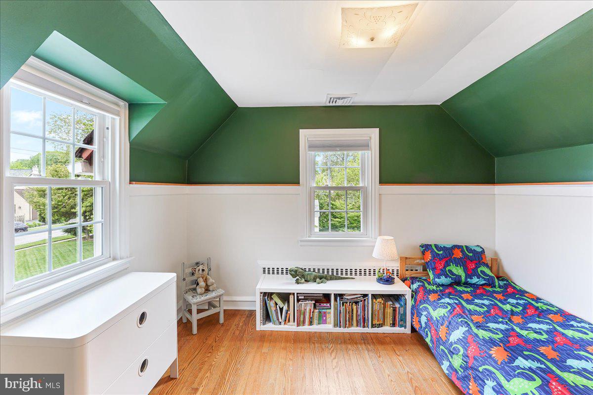 48 Decatur Road Havertown, PA 19083 - Photo 14 of 19 3rd bedroom