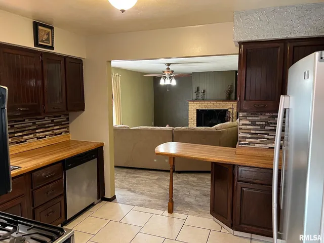 $259,900 | 108 Andrea Court, Cleveland, IL 61241