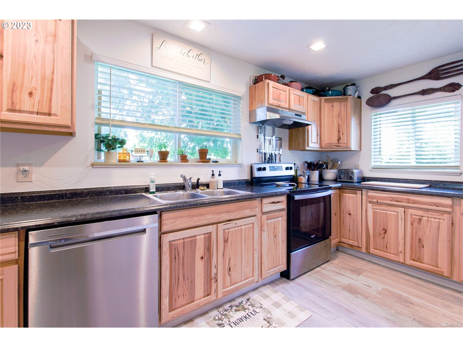215 Jacobson Road Cathlamet, WA 98612 - Photo 14 of 40 Gallery Image 14