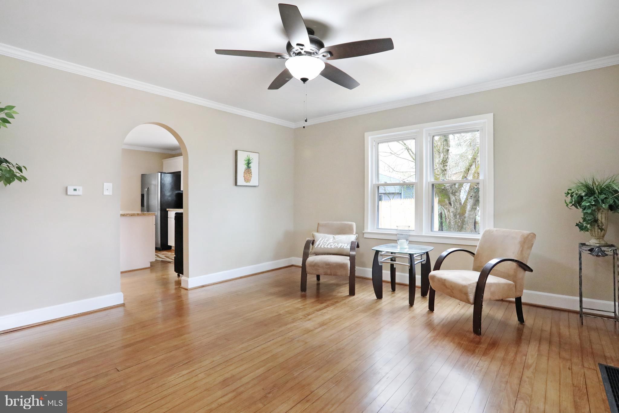 13031 Resh Road Hagerstown, MD 21740 - Photo 4 of 30 Living Room