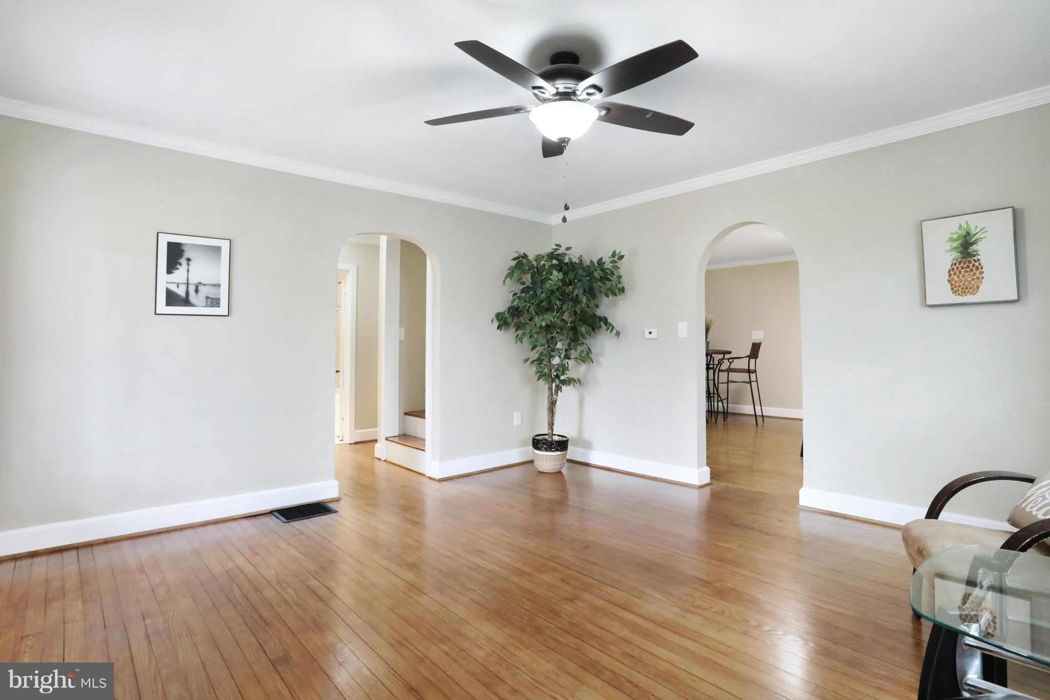 13031 Resh Road Hagerstown, MD 21740 - Photo 7 of 30 Living Room