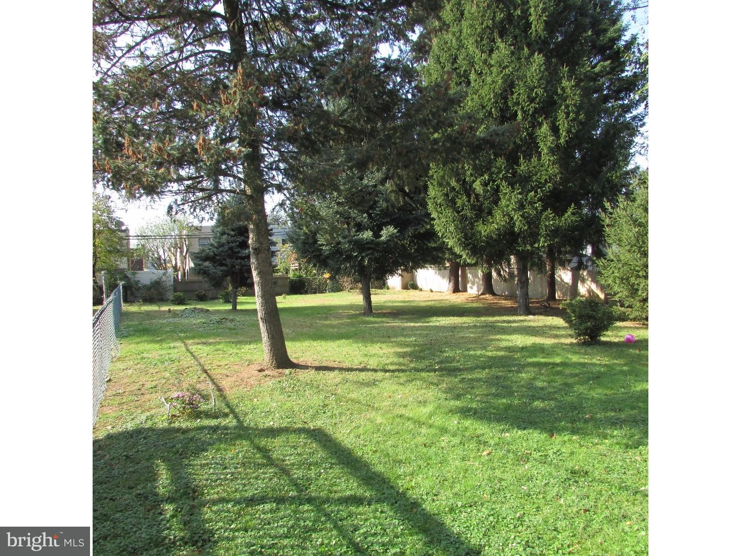 2768 Willits Road Philadelphia, PA 19136 - Photo 19 of 21 Back Yard