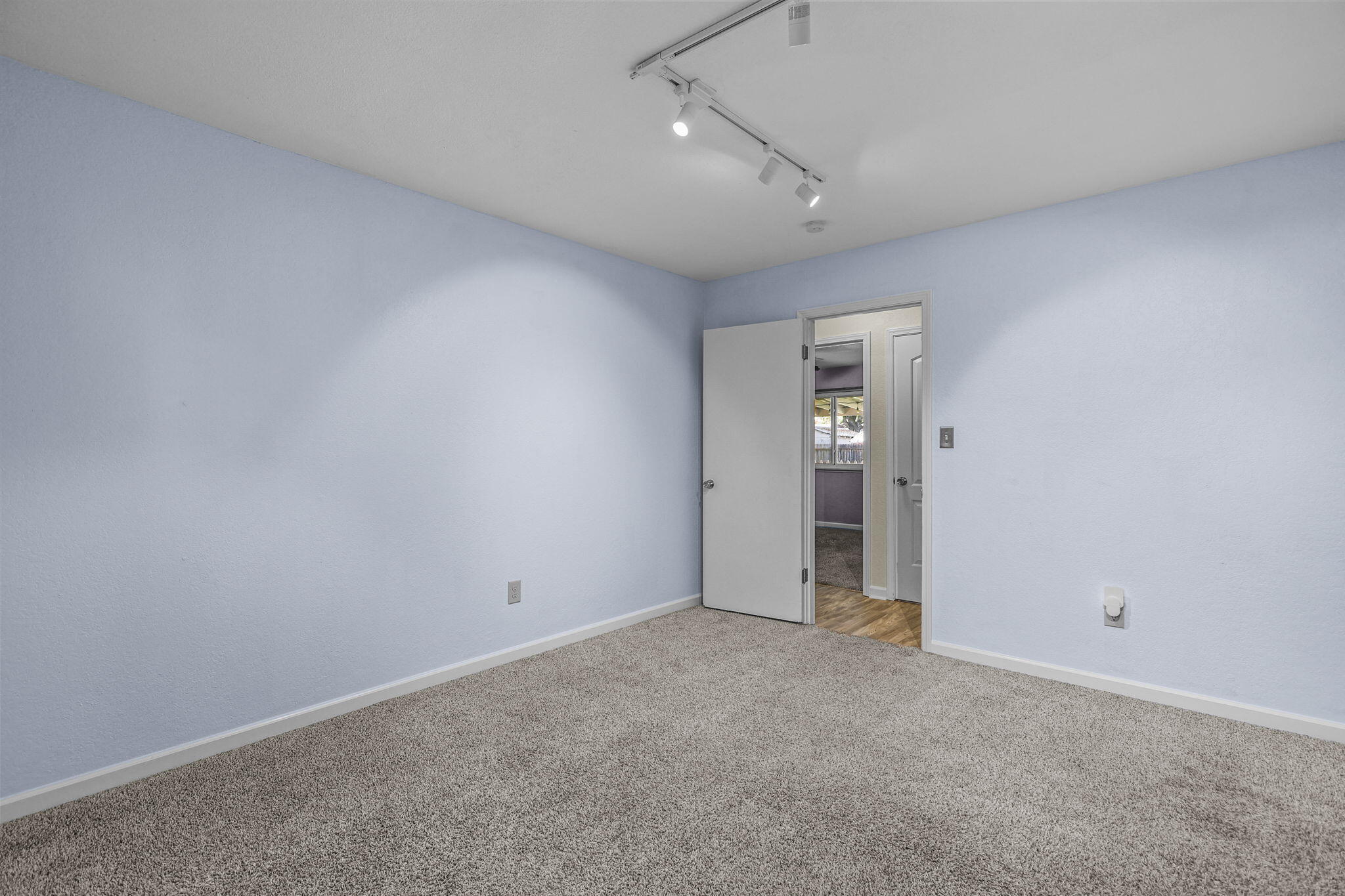 4218 Jane Street Redding, CA 96002 - Photo 21 of 50 an empty room with an entryway