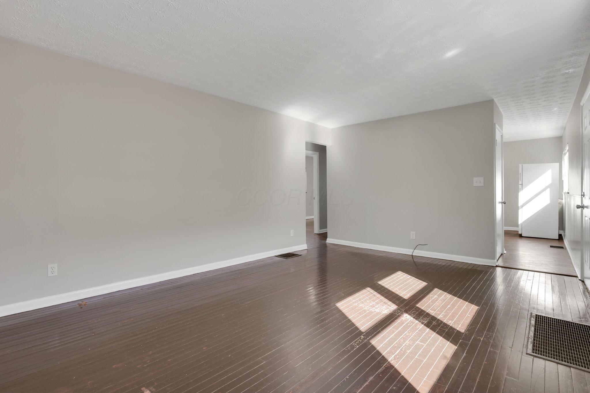 1865 Agler Road, Unit 1867 Columbus, OH 43224 - Photo 13 of 37 12-web-or-mls-G02A6083