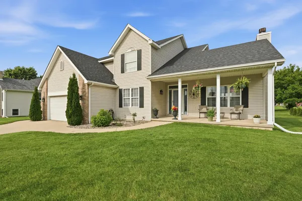 $449,000 | 555 Lakepark Drive, Valparaiso, IN 46385