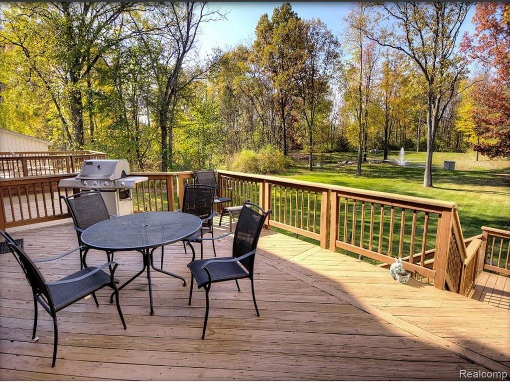 9247 Crockett Farm Road South Lyon, MI 48178 - Photo 38 of 50 38 deck.jpg
