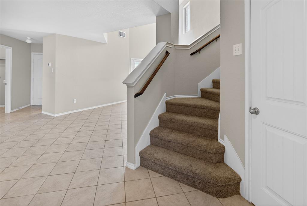 2256 Spring Hollow Drive Lancaster, TX 75134 - Photo 3 of 34