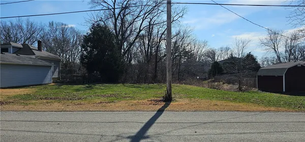 $4,000 | 205 East Lincoln Drive, Greenup, IL 62428