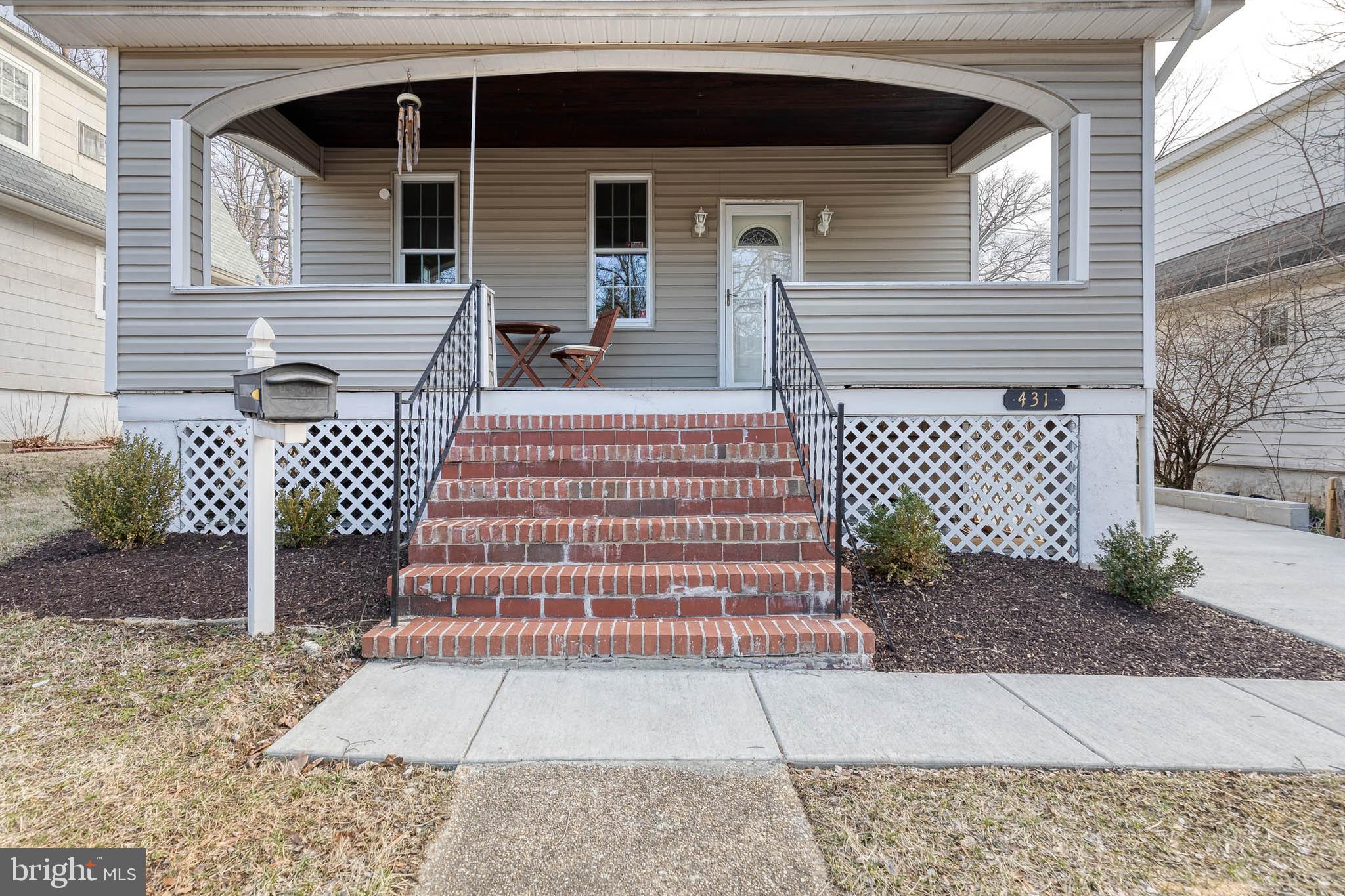 431 Westgate Road Baltimore, MD 21229 - Photo 3 of 36 a front view of a house