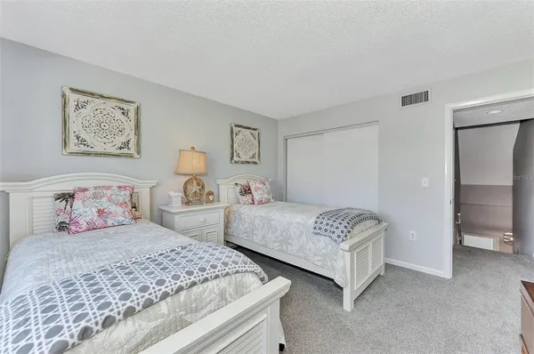 $2,800 | 3141 Heatherwood Lane, Sarasota, FL 34235