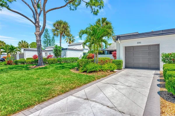 $2,800 | 3141 Heatherwood Lane, Sarasota, FL 34235
