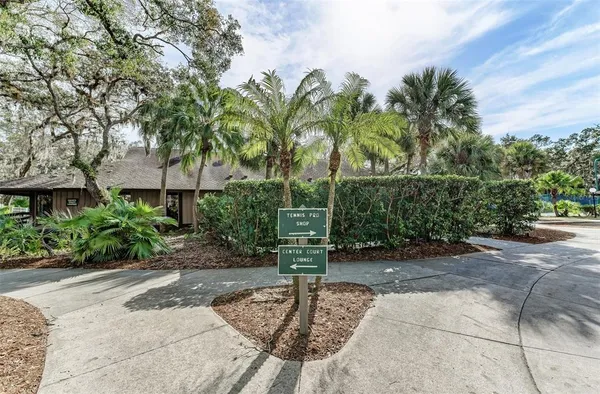$2,800 | 3141 Heatherwood Lane, Sarasota, FL 34235