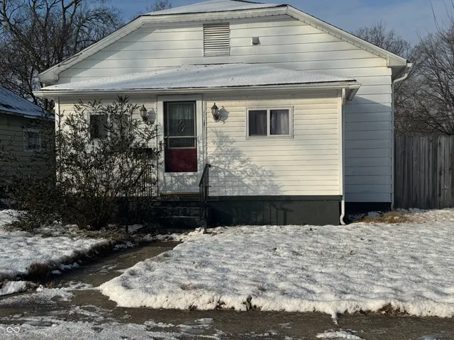 $90,000 | 1409 South 4th Street, Clinton, IN 47842