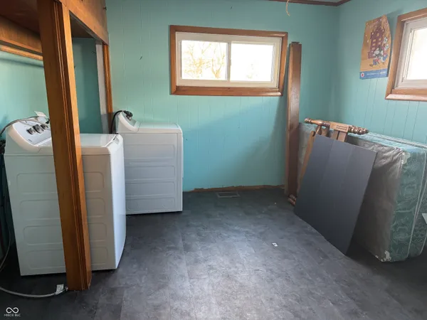 $90,000 | 1409 South 4th Street, Clinton, IN 47842