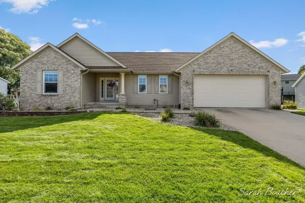 $439,900 | 2482 Willow View Drive, Jenison, MI 49428