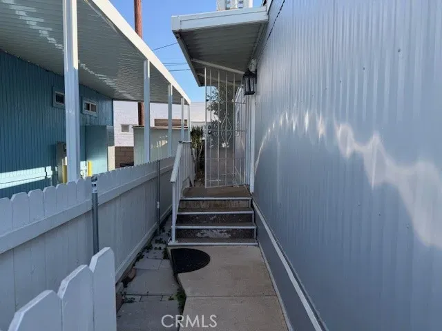 a view of entryway and hall