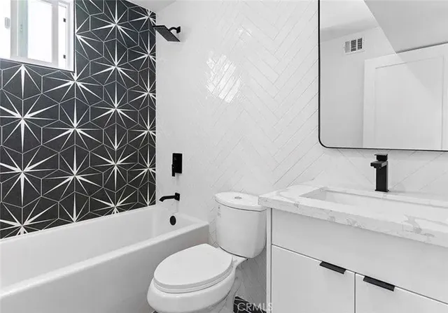 $5,600 | 6419 1/2 Lexington Avenue, Los Angeles, CA 90038