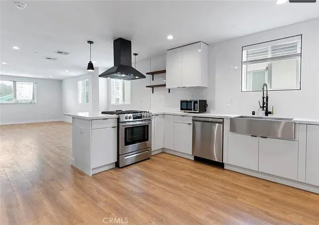 $5,600 | 6419 1/2 Lexington Avenue, Los Angeles, CA 90038