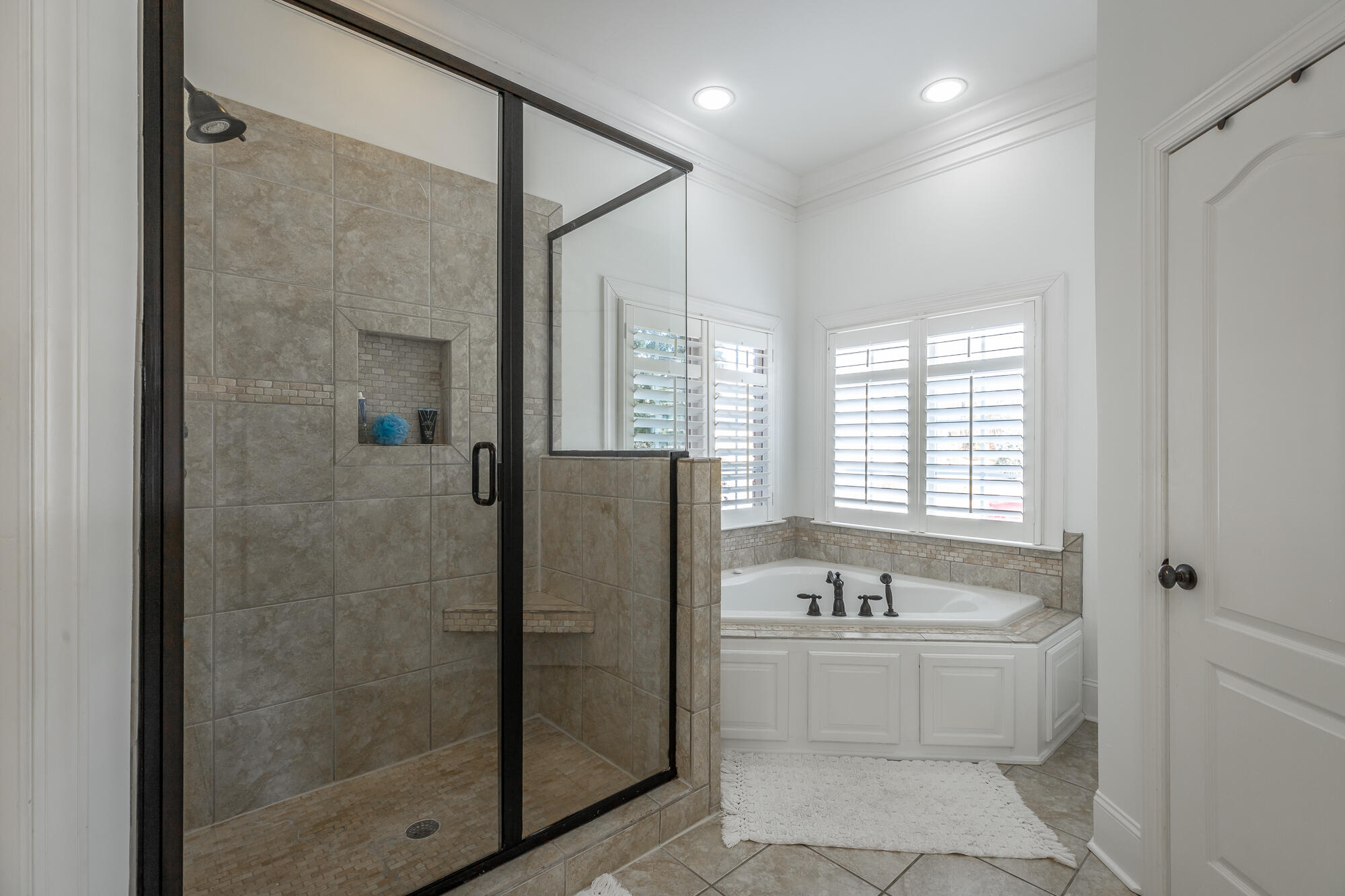 1073 Enclave Road Chattanooga, TN 37415 - Photo 49 of 92 Master Shower and Tub
