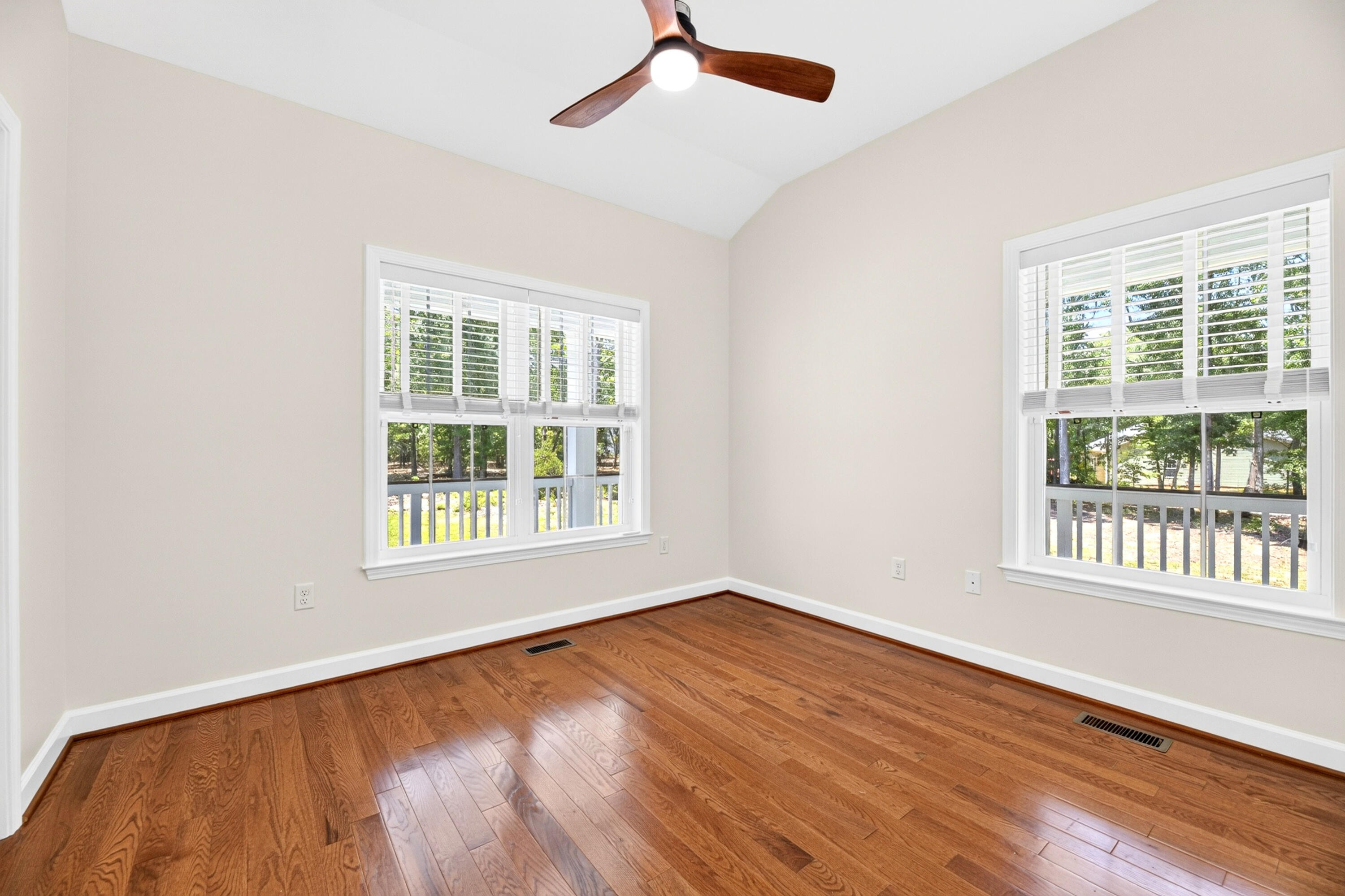 315 Griffith Lane Elloree, SC 29047 - Photo 26 of 40 Guest Bedroom 1