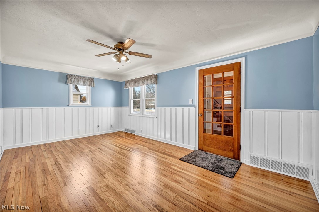 833 Lander Road Cleveland, OH 44143 - Photo 4 of 26 Gallery Image 4