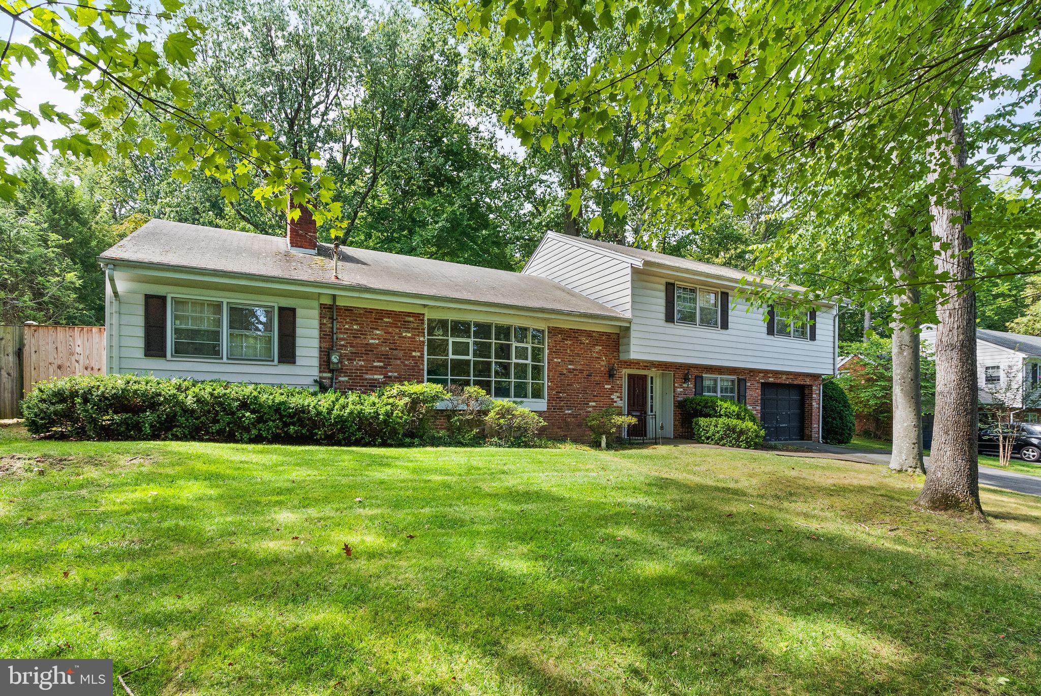 6302 Waterway Drive Falls Church, VA 22044 - Photo 3 of 19