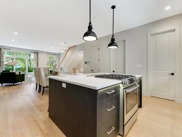 $4,200 | 2345 West Morse Avenue, Chicago, IL 60645